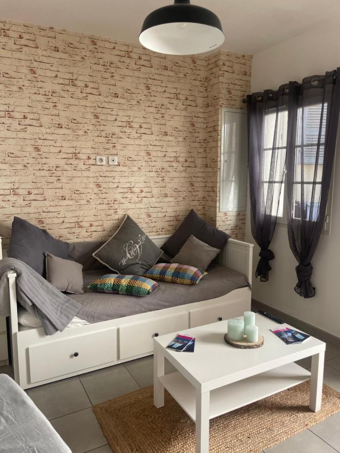 Апартаменты Studio Vieux Port Chez Fanette Марсель Экстерьер фото